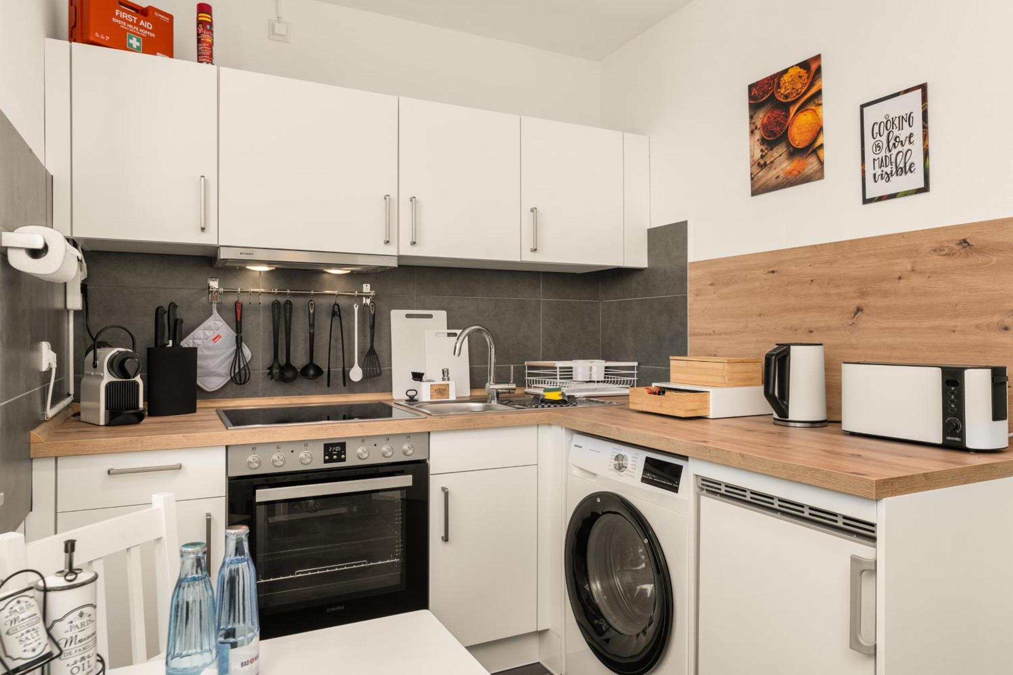 Free Living - City Design Apartments, Zentrum, Outlet, Balkon, Kueche วอล์ฟสบวร์ก ภายนอก รูปภาพ